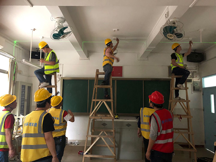 教室燈和黑板燈安裝標準是什么呢？