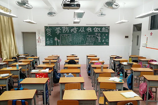 為什么選用LED教室護眼燈LED黑板燈，目前學生近視率的基本現狀